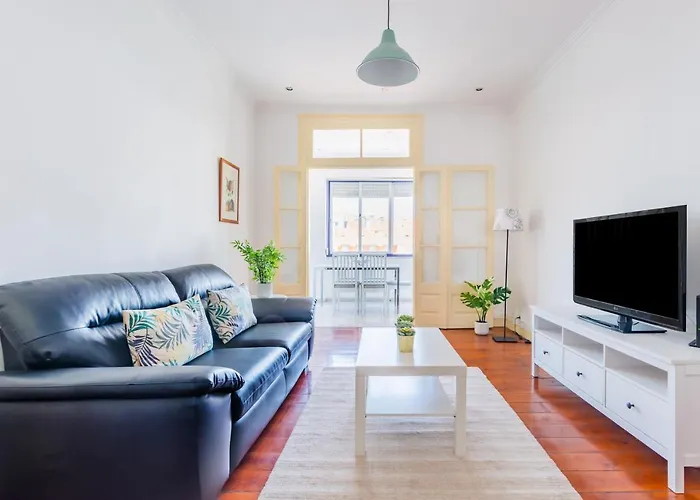 Almirante Home With 3 Bedrooms