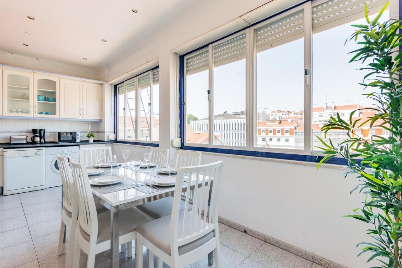 Almirante With 3 Bedrooms Lisbon