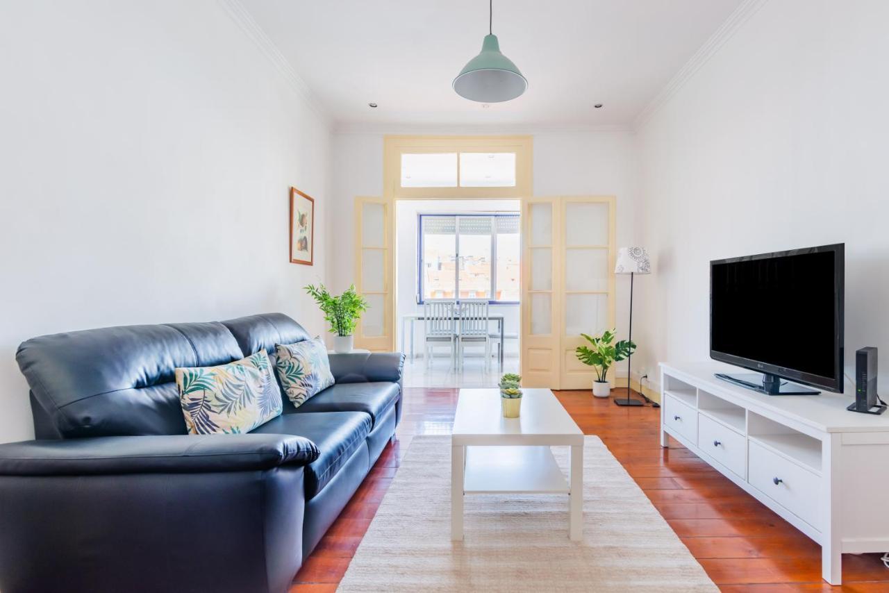 Apartment Almirante With 3 Bedrooms *